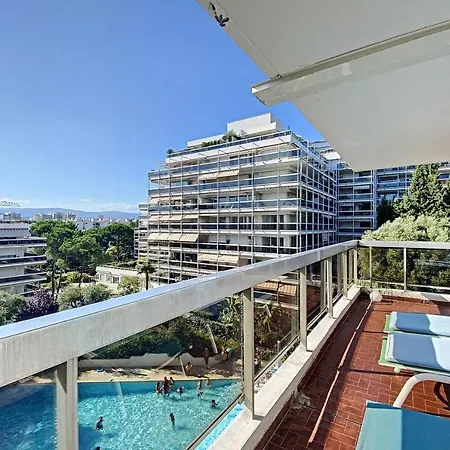 Bright Cocoon With Pool Near The Sea *