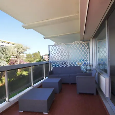 Bright Cocoon With Pool Near The Sea Daire *