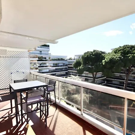 Bright Cocoon With Pool Near The Sea Daire *